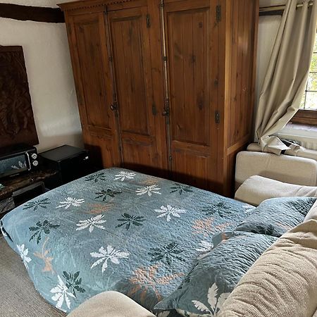 Tudor House - Double Room - En suite Goff's Oak Exterior foto
